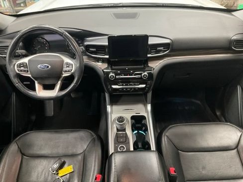 Used 2021 Ford Explorer Limited w/ Class III Trailer Tow Package AWD/4WD image 9