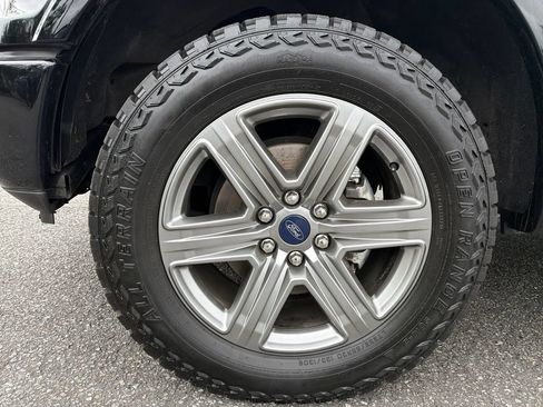 Used 2018 Ford F150 XLT w/ Equipment Group 302A Luxury AWD/4WD image 32