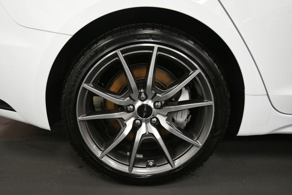Used 2025 Genesis G70 2.5T image 31