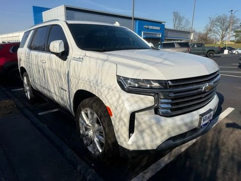 Used 2023 Chevrolet Tahoe High Country image 3