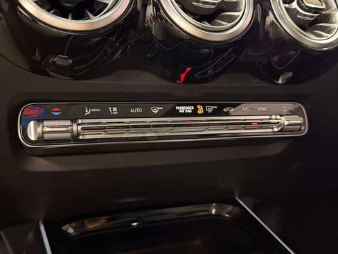 Certified 2023 Mercedes-Benz GLB 250 4MATIC image 30