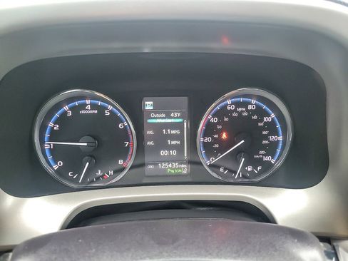 Used 2017 Toyota RAV4 Platinum image 11