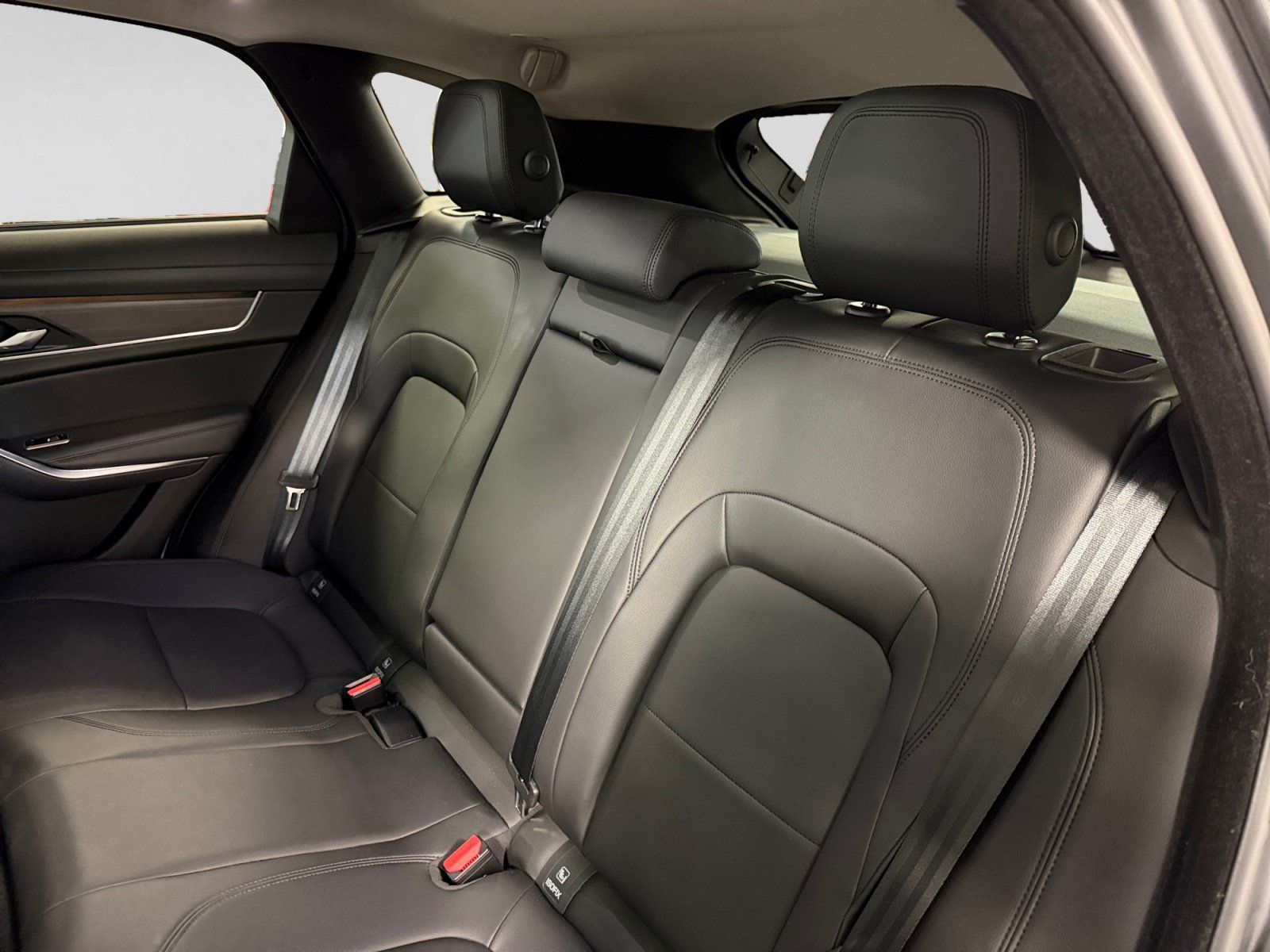 Used 2021 Jaguar F-PACE AWD/4WD image 21