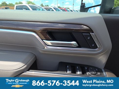 New 2026 Chevrolet Silverado 2500 LT w/ Z71 Chrome Sport Edition AWD/4WD image 14