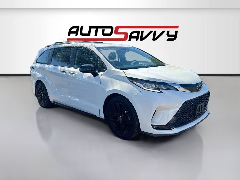 Used 2026 Toyota Sienna XSE FWD image 1