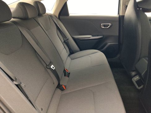 Used 2025 Kia K4 FWD image 19