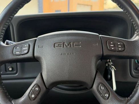 Used 2005 GMC Sierra 2500 SLT w/ Heavy-Duty Power Package image 21