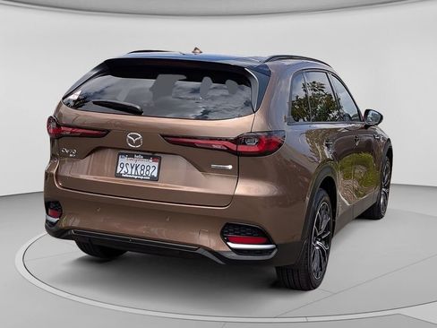 Certified 2025 MAZDA CX-70 Plug-In Hybrid w/ Premium Plus AWD/4WD image 10