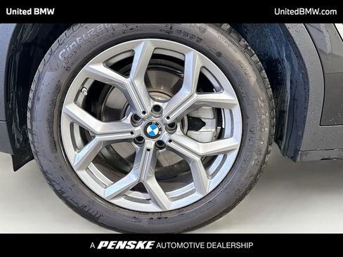 Used 2025 BMW X4 xDrive30i image 2