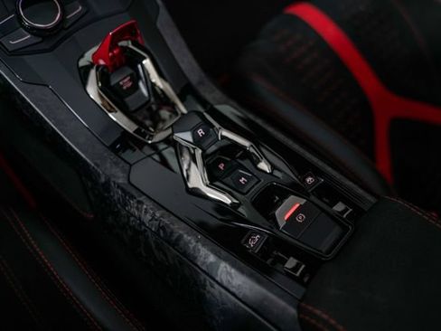 Used 2019 Lamborghini Huracan Performante AWD/4WD image 25