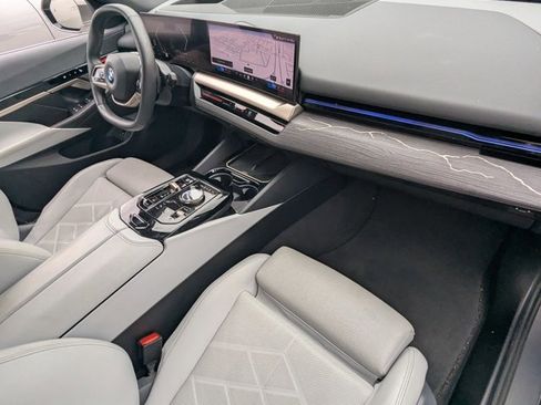 Certified 2024 BMW 530i xDrive w/ Premium Package AWD/4WD image 21