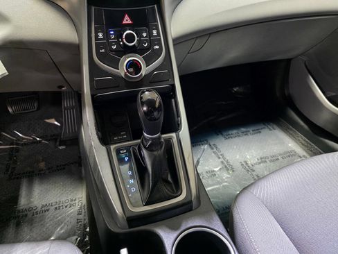 Used 2016 Hyundai Elantra SE w/ Option Group 02 FWD image 27
