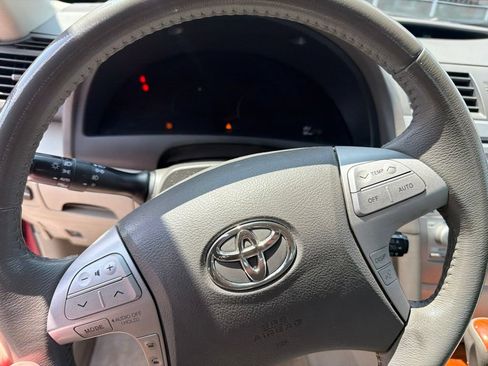 Used 2010 Toyota Camry XLE FWD image 16