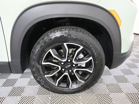 Used 2024 Chevrolet TrailBlazer ACTIV w/ Convenience Package AWD/4WD image 11