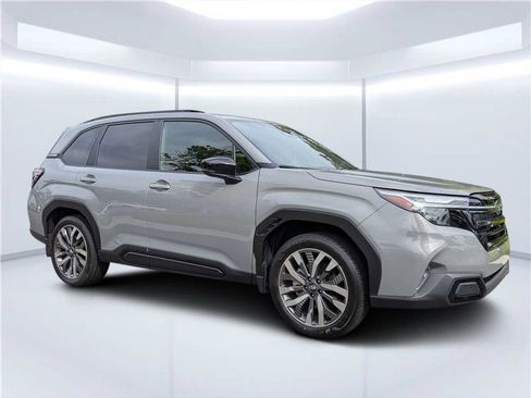 Used 2025 Subaru Forester Touring AWD/4WD image 1