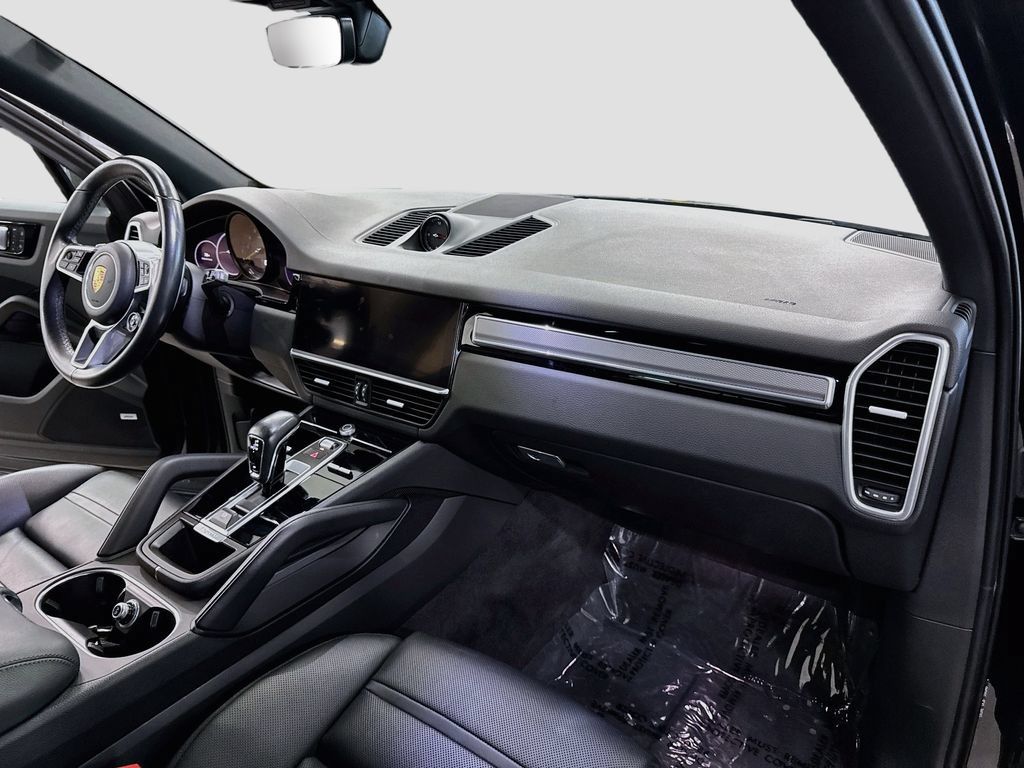 Used 2022 Porsche Cayenne Platinum Edition AWD/4WD image 35