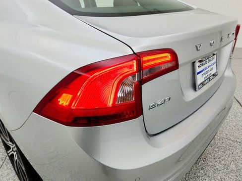 Used 2018 Volvo S60 T5 Inscription image 37