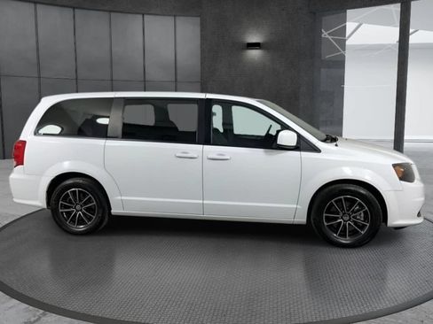 Used 2019 Dodge Grand Caravan GT FWD image 4
