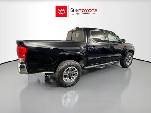 Used 2016 Toyota Tacoma SR5 w/ Towing Package image 4