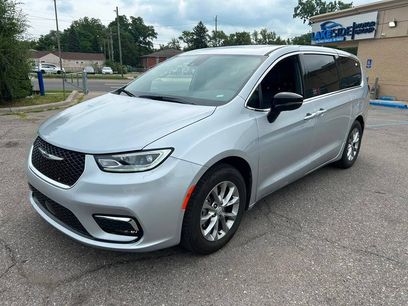 Used 2026 Chrysler Pacifica Limited