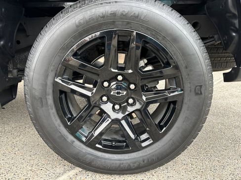 Used 2023 Chevrolet Silverado 1500 Custom image 28