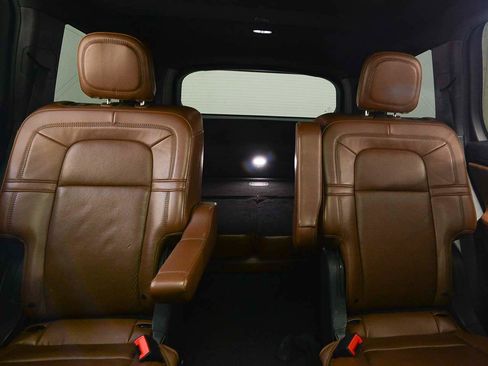 Used 2021 Lincoln Aviator Reserve w/ Equipment Group 201A image 9