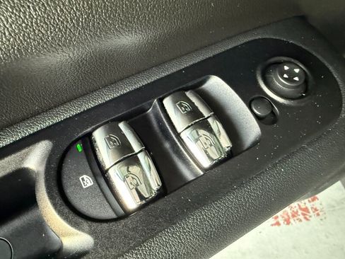 Used 2016 MINI Cooper Clubman image 23