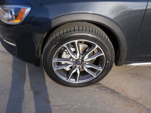 Used 2015 Volvo V60 T5 Cross Country w/ Protection Package image 9