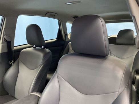Used 2013 Toyota Prius V image 8