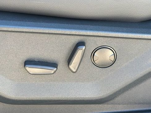 New 2025 Ford F250 Lariat w/ Chrome Package image 21