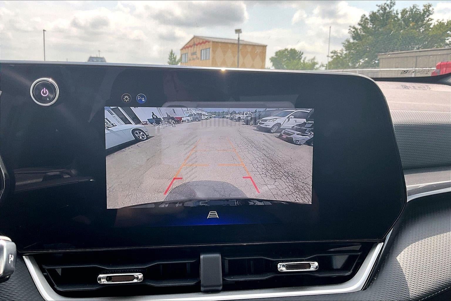 Used 2026 Chevrolet Equinox LT FWD image 22