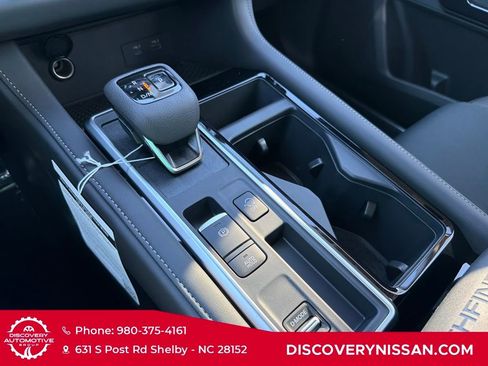 New 2025 Nissan Pathfinder SV image 21