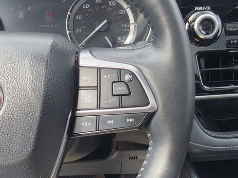 Used 2021 Toyota Highlander Platinum image 23