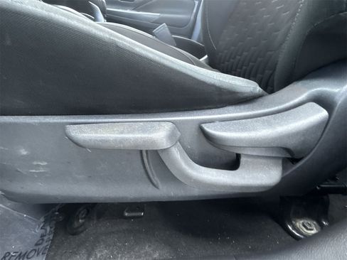 Used 2021 Nissan Kicks S image 17