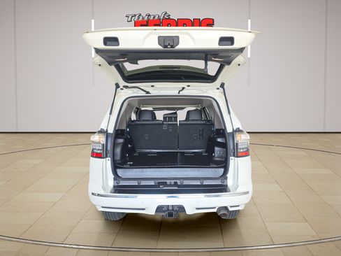 Used 2023 Toyota 4Runner Limited AWD/4WD image 9