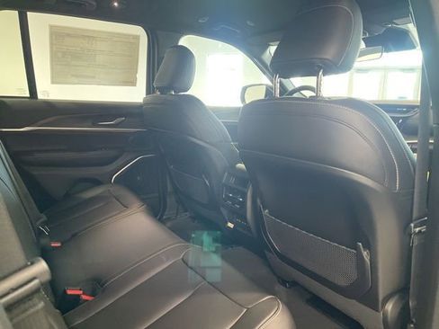 New 2026 Jeep Grand Cherokee Limited image 30