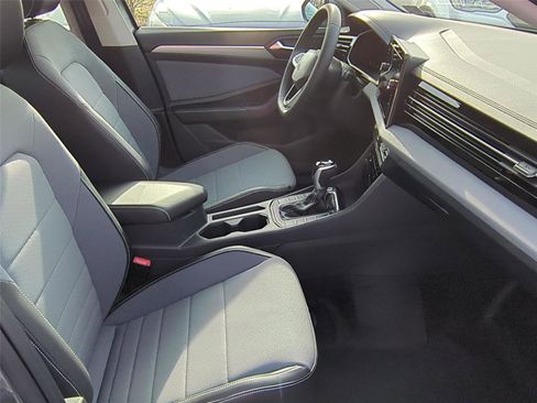 New 2026 Volkswagen Jetta SE FWD image 20