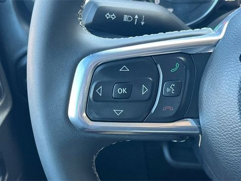 Used 2023 Jeep Wrangler Unlimited Sahara image 28