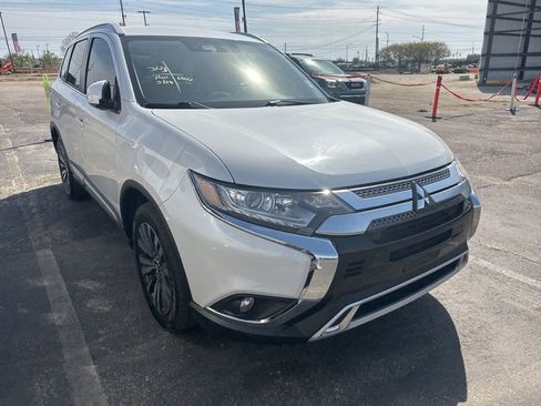 Used 2020 Mitsubishi Outlander SEL image 1