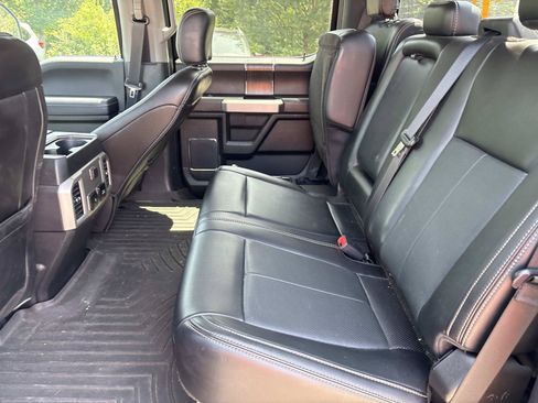 Used 2021 Ford F250 Lariat w/ Lariat Ultimate Package AWD/4WD image 31