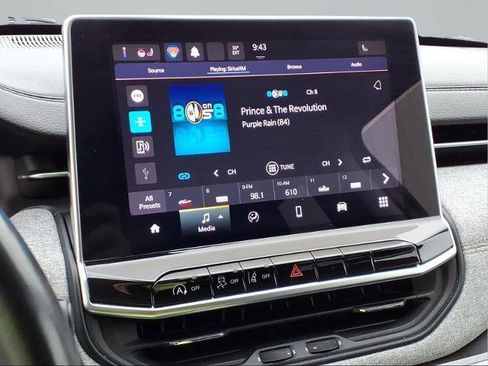 Used 2022 Jeep Compass Latitude image 12