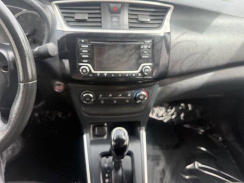 Used 2016 Nissan Sentra SV FWD image 12