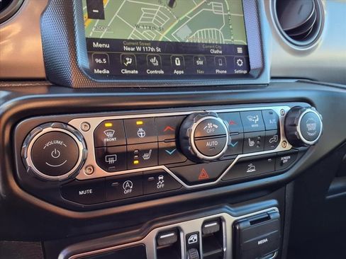 Used 2022 Jeep Gladiator Willys image 8