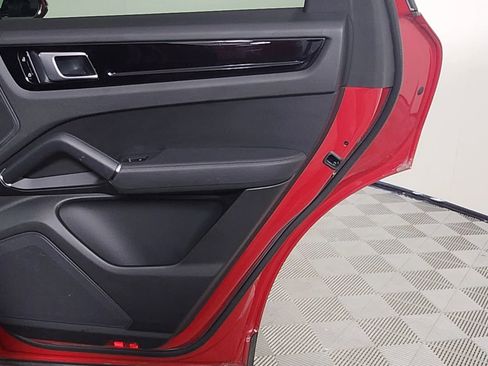 Used 2021 Porsche Cayenne E-Hybrid image 16