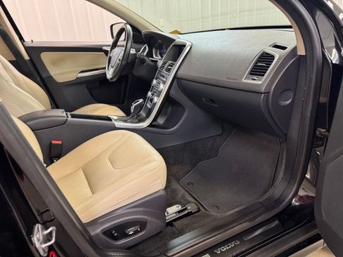 Used 2016 Volvo XC60 T6 AWD/4WD image 28
