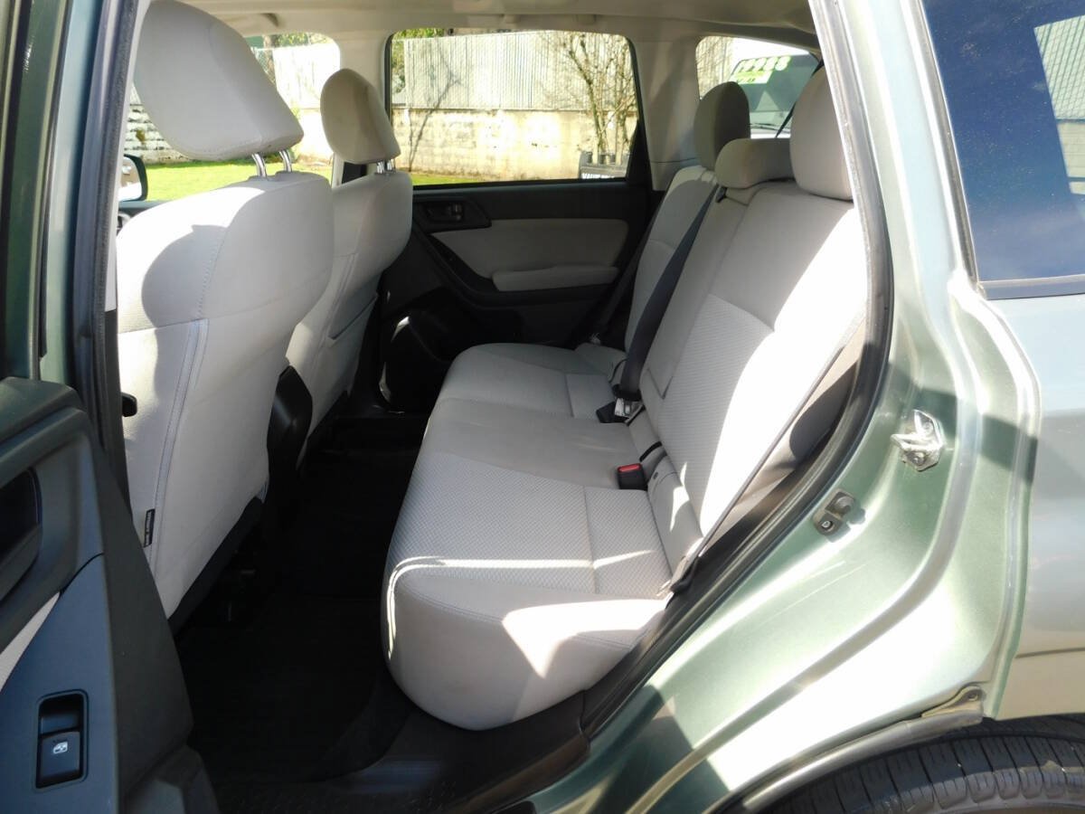 Used 2015 Subaru Forester 2.5i Premium w/ All-Weather Package AWD/4WD image 6