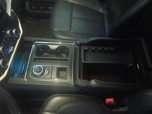 Used 2024 Ford Expedition Max XLT image 21