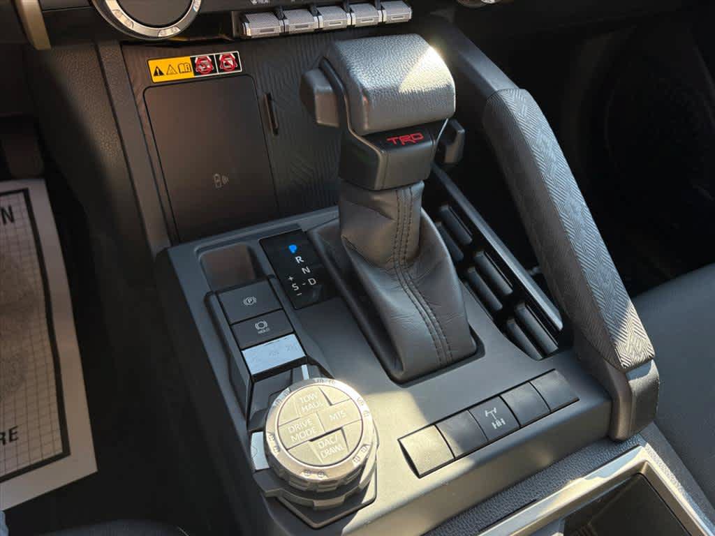 Used 2024 Toyota Tacoma TRD Off-Road w/ TRD Off Road Upgrade Package AWD/4WD image 18