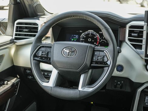 Used 2023 Toyota Sequoia Capstone AWD/4WD image 15