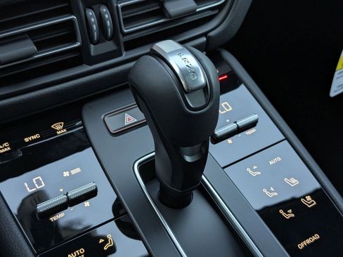 New 2026 Porsche Macan image 20